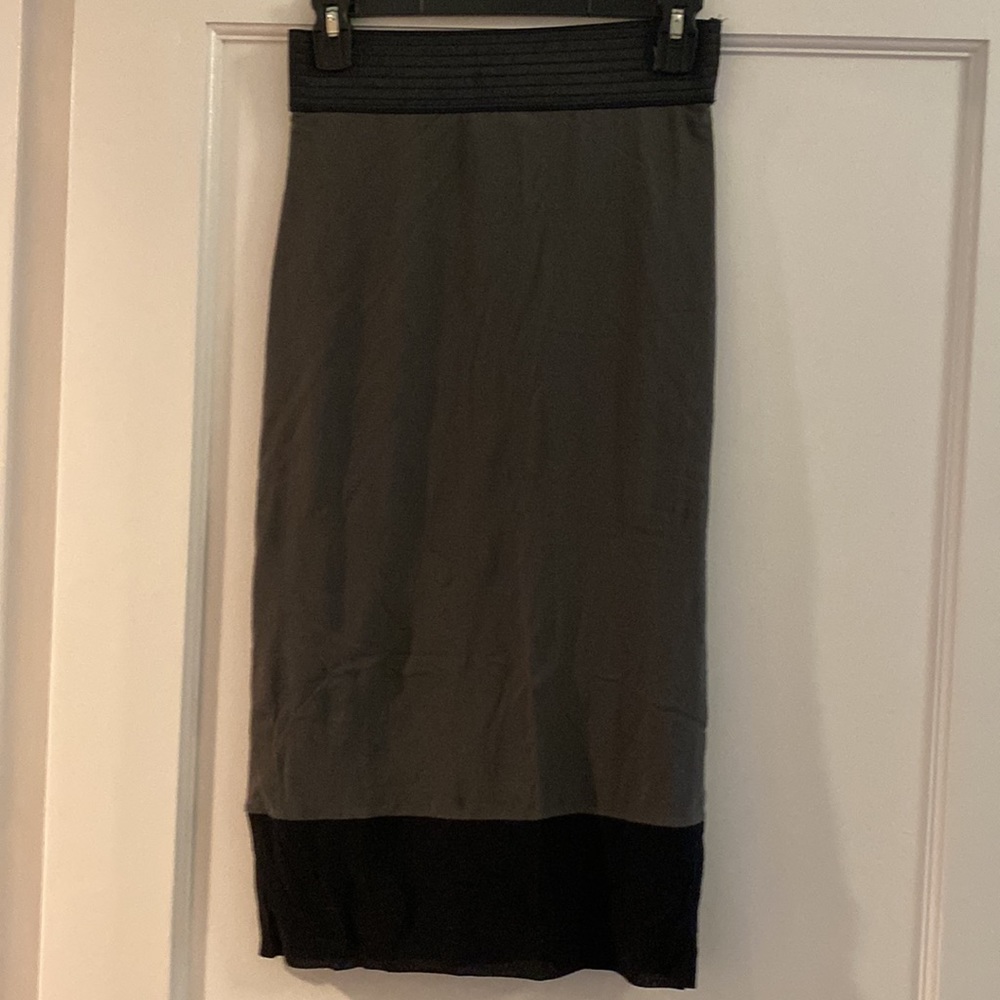 Petit Pois by Viviana G Gray and Black Nylon Skirt